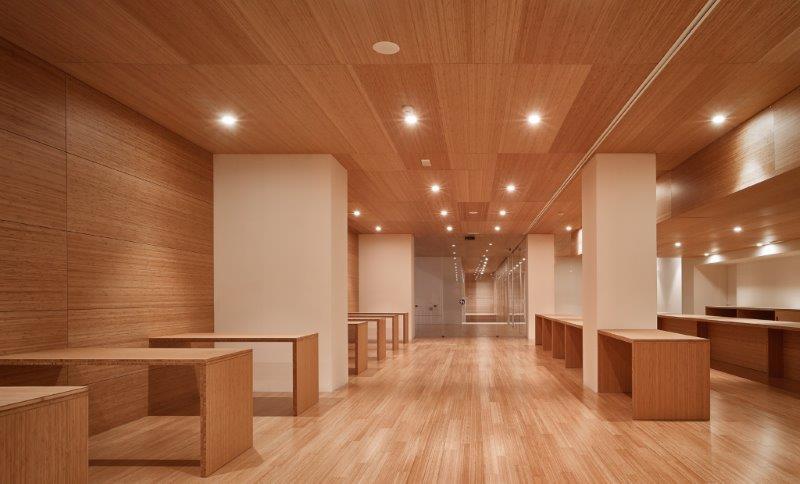 El Centro Pompidou de Málaga 'viste' sus interiores de madera y bambú