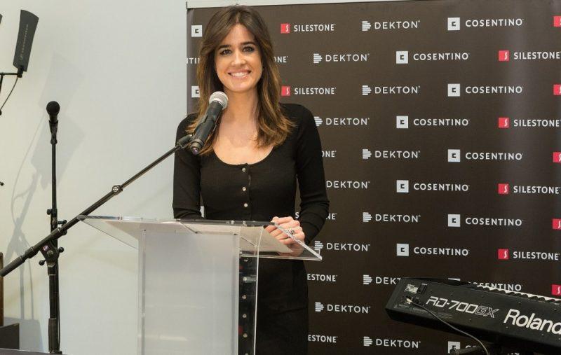 Isabel Jimenez _ presentadora acto _ Inauguracion Cosentino City